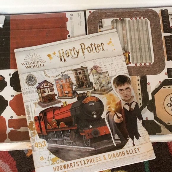 Harry Potter Hogwarts Express & Diagon Alley 3D Puzzle (453 pieces) NEW - Picture 4 of 4